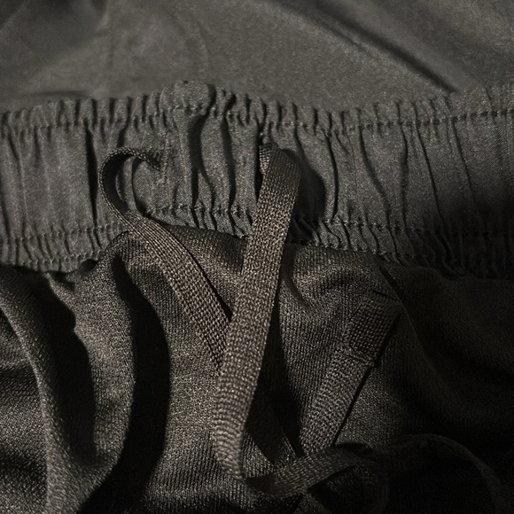 Nike DRI-FIT Running Shorts,mesh panels,reflective logo,elastic drawstring waist - Picture 8 of 9